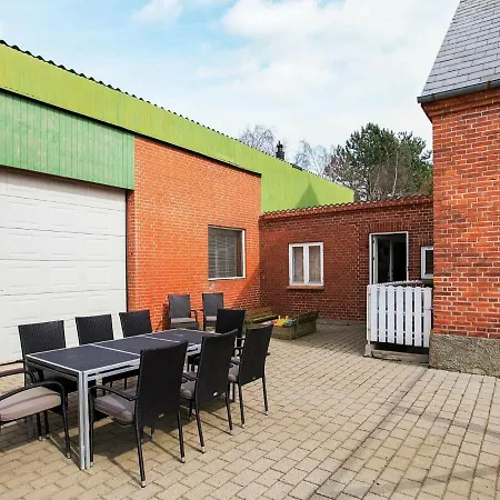 Holiday Korsvej 度假居 Emmerbølle